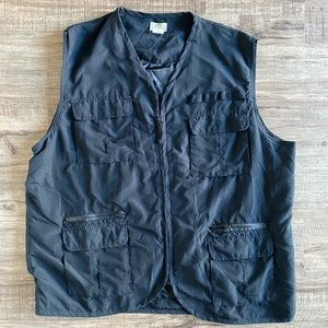 **SOLD**Men’s Cargo Vest